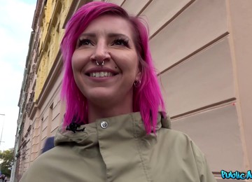 Increadible Alex Bee Spreads Her Long Legs To Ride A Stranger