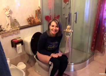 The Kitchen Floor Is The Best Place For A Blowjob And Good Sex Experience