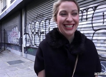 Emilie, 29 Years Old, Accountant! - Mommy