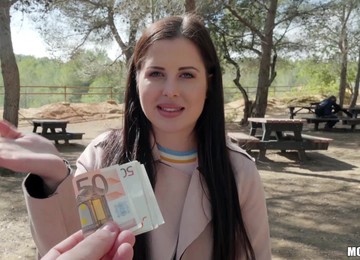 Beautiful Brunette Got Seduced To Blowjobs Big Dick Fuck For Money In Park