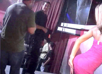 Dance, Dubaie, Wife Club