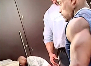 Bodybuilder, Flexing