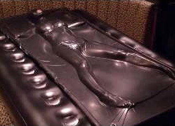Black Vacuum Bed