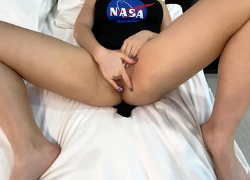 Minx Masturbates Pussy Until Her Husband Returns To Hotel Room