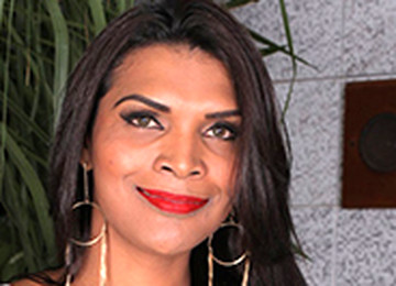 Thais Morales - Smoking - FetishShemale