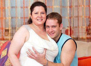 Huge Breasted Housewife Fucking Like Crazy - MatureNL