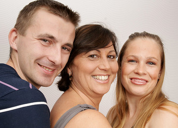 Horny Housewife And Hot Milf In Threesome - MatureNL