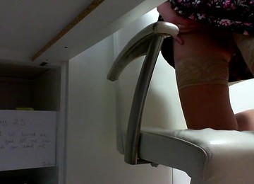 MASTURBATE AT WORK : DAY 23 :SPY UNDER MY SKIRT