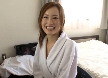 Japanese Girl With Little Experience Receives A Gentle Pussy Drilling