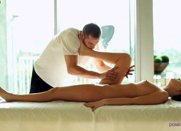 Steamy Rubdown For Alexis Adams And Some Passionate Pussy Bashing