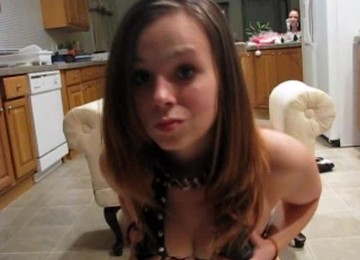 Hot Chubby Babe Is Seducing Wearing Leather Costume