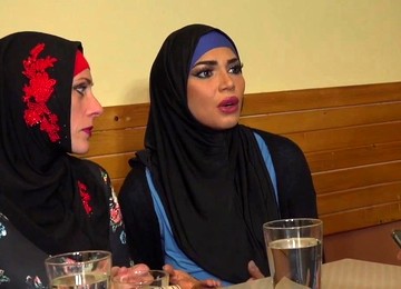 Arab Woman Spread Her Legs