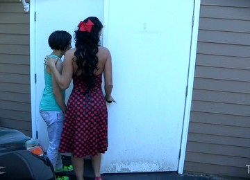 Check Out Femdom Intercourse With Such A Voracious Dominant Hoe London River