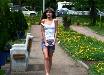 This Babe Has A Piss Fetish And She Is Going To Show You How Nasty She Can Get