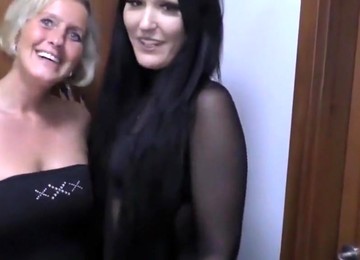 Flotter Dreier Mit Zwei Reifen Huren Im Laufhaus