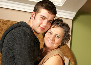 Horny Grandma Gets Fucked By Her Toyboy - MatureNL