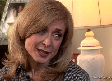 Blonde Milf Kisses With Passion Her Brunette Girlfriend