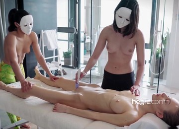 Pussy Massage Feels Way Better If Two People Are Doing It And Using A Vibrator Along The Way