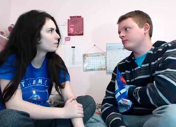 Vulgar Games - Homemade Webcam Sex