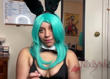 Bunny Bulma Fucks Before Photoshoot