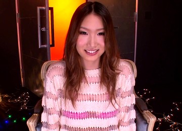 Asian Babe Mikuni Maisaki Gets Her Pussy Fingered And Stunningly Fucked