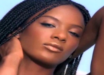 An Incredible Pool Side Solo Scene With The Ebony Hottie Serria Tawan