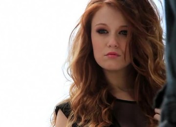 Leanna Decker Gets Her Ginger Twat Out In The Sun