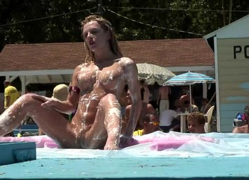 Sexy Amateur Blonde Gives A Hardcore Performance At A Party