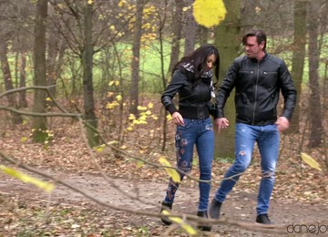 Outdoors Blowjob Leads To Passionate Fucking In The House With Cristina