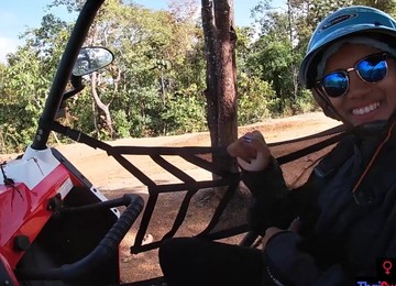 Amateur Thai Teen Girlfriend POV Blowjob