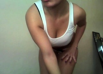 Naughty Naomy Waters Is Showing Her Graceful Body