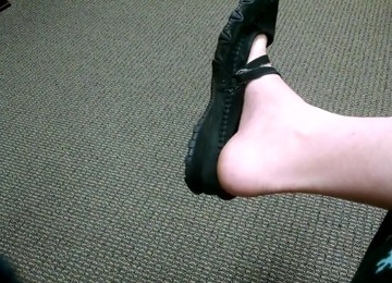 Public Shoe Play At The Doctor's Office In Black Flats Sandals Sexy Feet