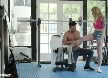 Rough Sex At The Gym Is All About Blonde Girl Paris White Talking