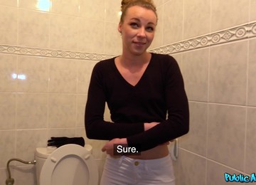 Rhiannon Ryder Gets Her Pussy Pounded By Horny Stranger In The Bath