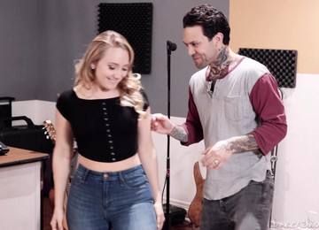 Pale Bombshell Babe AJ Applegate Pussy Licked And Doggy Fucked