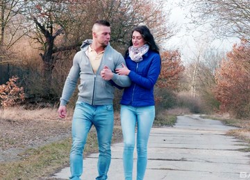 Outdoor Kissing Leads To Passionate Fucking On The Bed With Lee-Anne