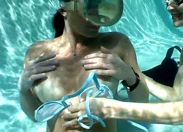 Recent, G G Underwater Lust, Underwater Masturbation