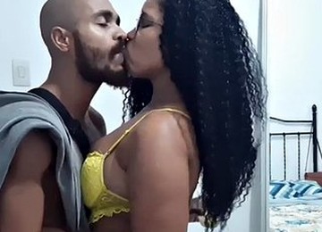 Marido Corno Saiu E A Casada Levou O Amante Dotado Para Um Sexo Gostoso