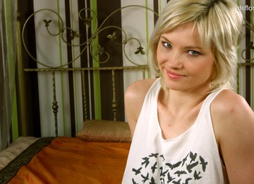 Lisa Shiryalo Amazing Solo Casting Masturbation