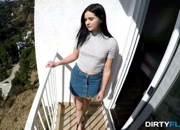 Ardent Bootylicious Violet Rain Lets Dude Polish Her Moist Pussy Doggy