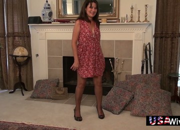 Feeling Lonely Nympho Goes Solo As It Is Time To Masturbate Her Old Cunt