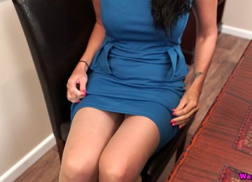 Horn-mad English Nympho Tammie Lee Undresses To Play With Her Twat