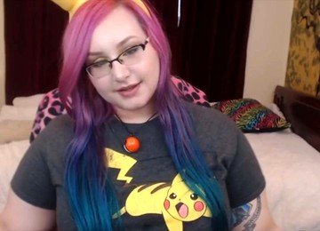 Sensual BBW Kitten  With Colored Hair And Shaking Bubble