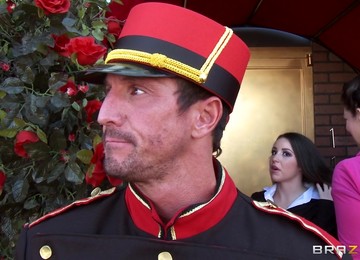 Incredible Fucking In The Morning Ends With A Facial For Lola Foxx