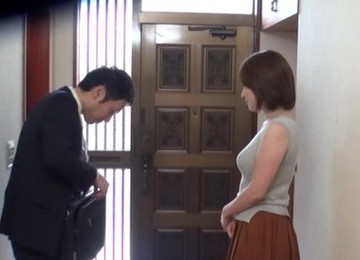 Amateur Sex Tape Shows Asian Wife Fucking Like A Pro