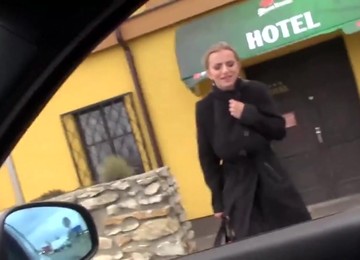 Buxom Lady Gives Oral Sex On Her Knees Outdoors In POV Video