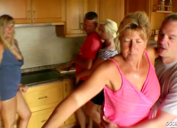 GERMAN MOTHER Loves To Bang In GROP HARDCORE COITION With Stranger - Xozilla Porn