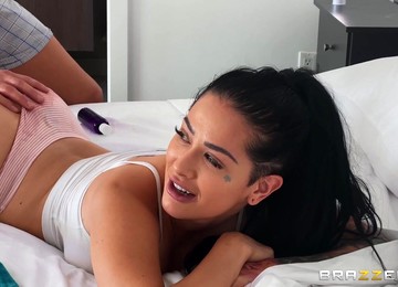 Latina Bombshell Katrina Jade Gets A Pervy Massage