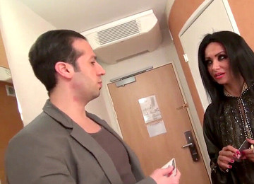 Max Casanova Plays With The Dirty Whore