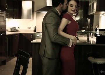 English Beauty Lola Gatsby Gets Pussy Fucked In Standing Pose